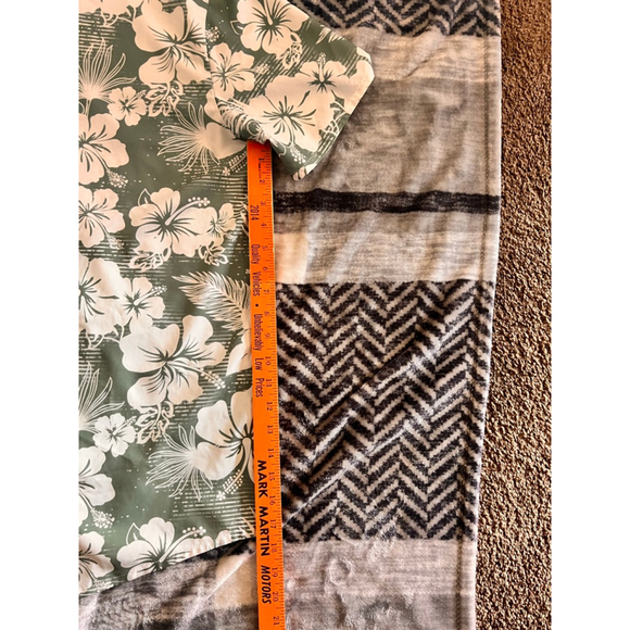 Men's Unbranded Casual Button Down Shirt XL Green White Floral Hawaiian Shirt - Picture 6 of 7